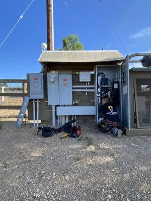 Hot Wire Electric Logo