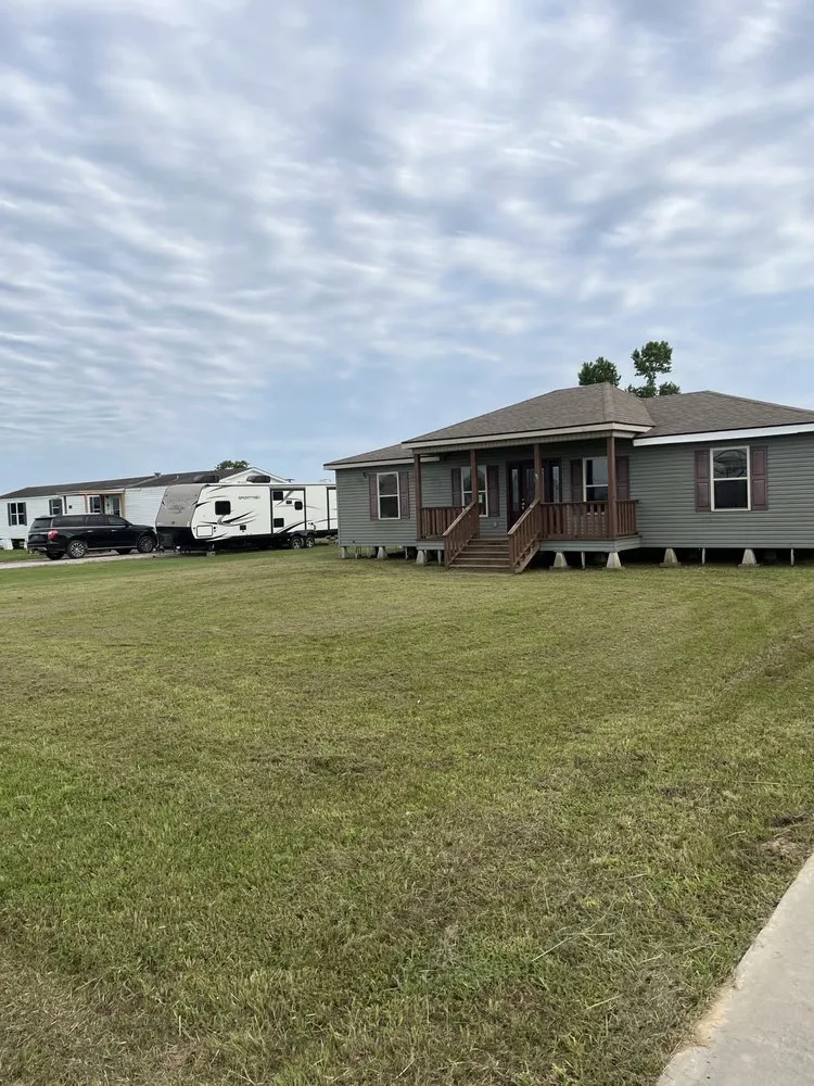 Slide of Hotshot Handyman & Electric