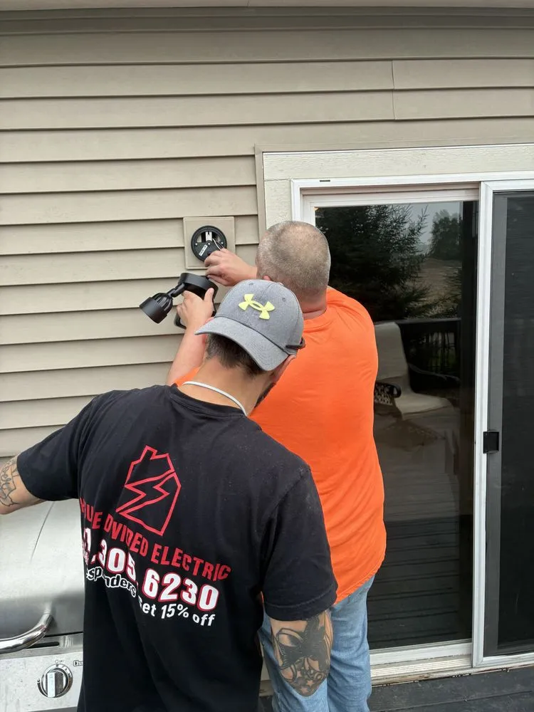 Expert emergency electrical service service in ,  - House Divided Electric