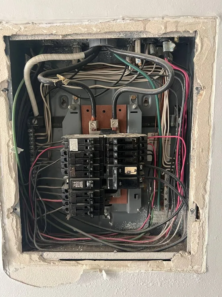 Licensed electrician providing outlet and switch repair in San Fernando Valley, CA - House Electrical