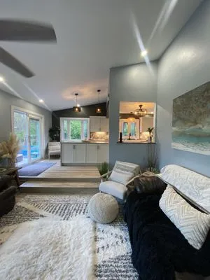 House Key Construction Logo