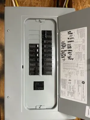 Hubbard Electrical Contracting Logo