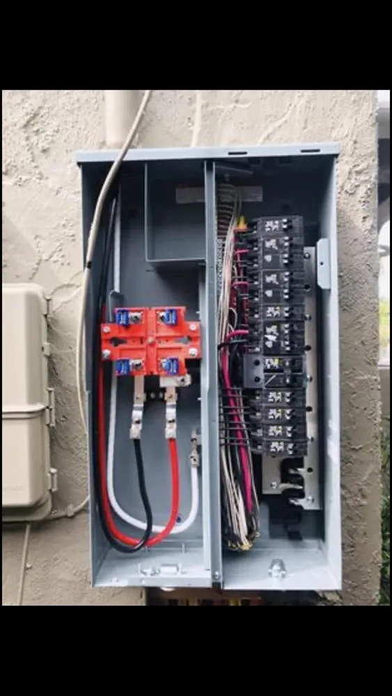 Expert electrician providing emergency electrical service in , 