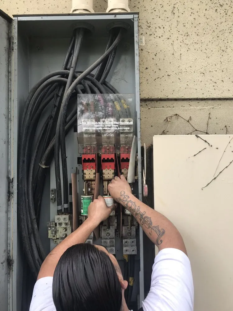 Slide of Huggins Electric