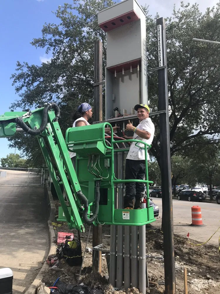 Slide of Huggins Electric