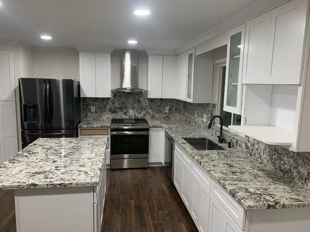 Affordable electrician providing panel upgrade in Pacoima, CA - Hugo Handyman