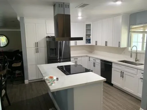 Licensed electrician providing lighting installation in Pacoima, CA - Hugo Handyman