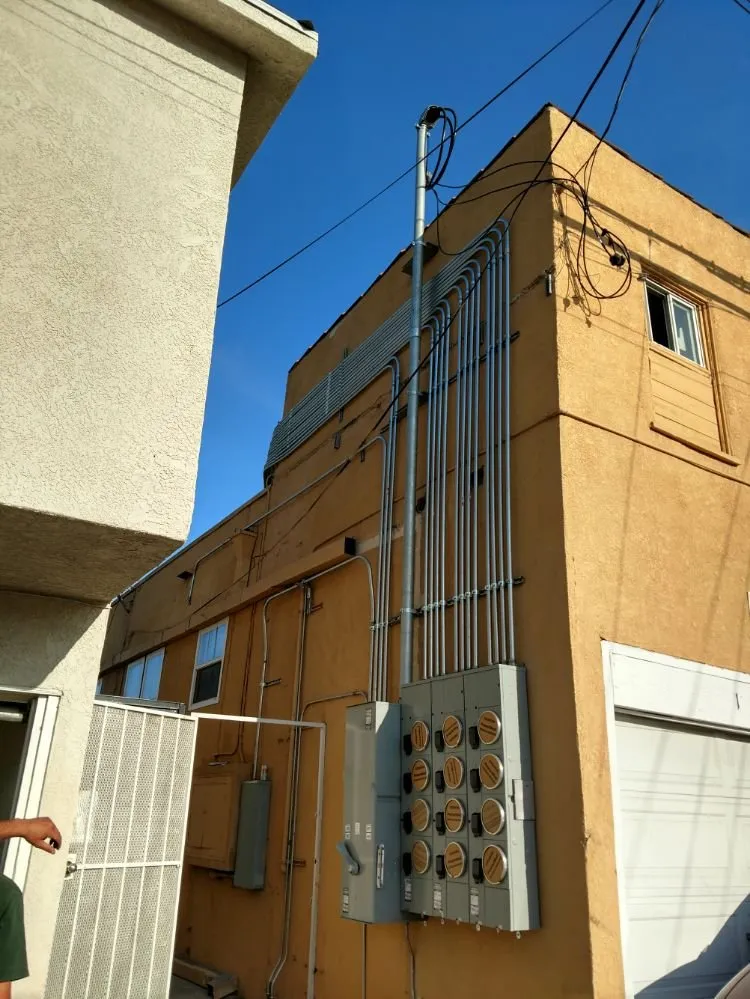 Slide of Huidor Electric