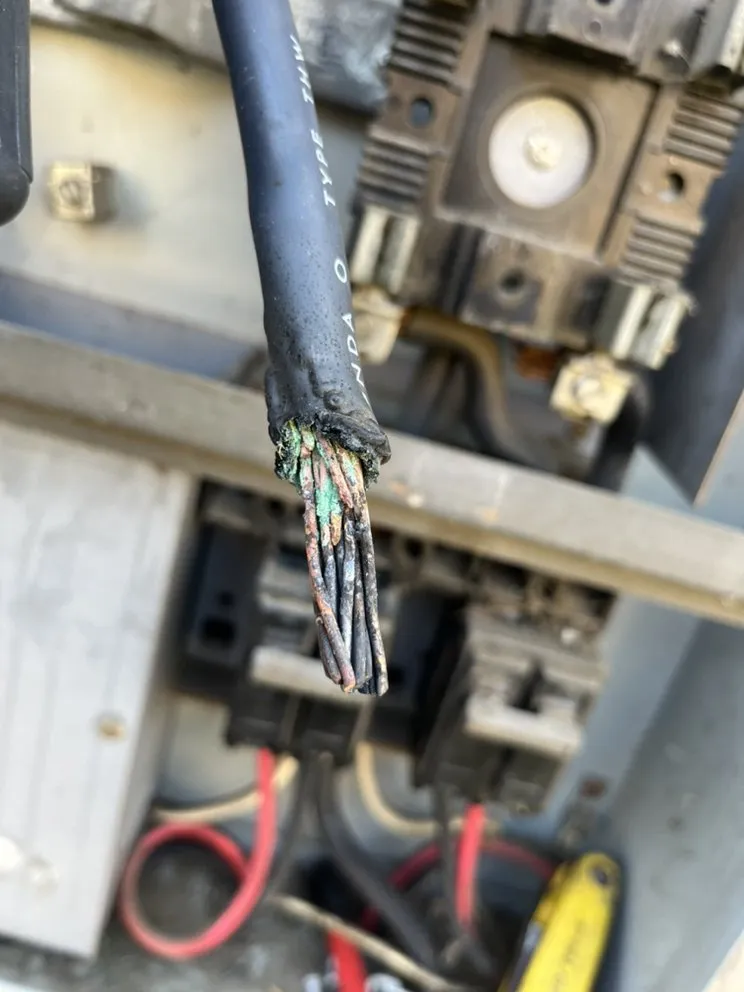 Slide of Huizar Electric