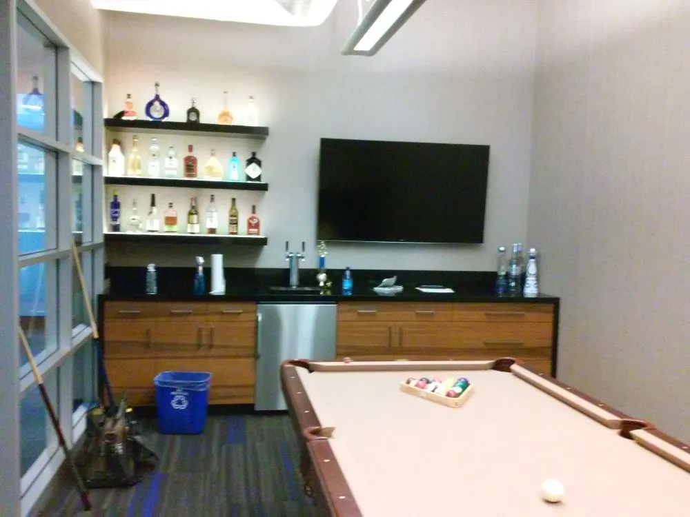 Affordable electrician providing panel upgrade in , 