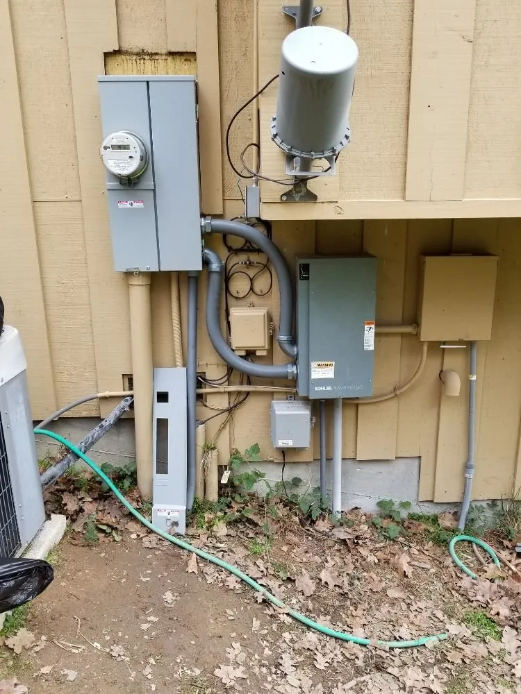 Emergency electrician providing outlet and switch repair in , 