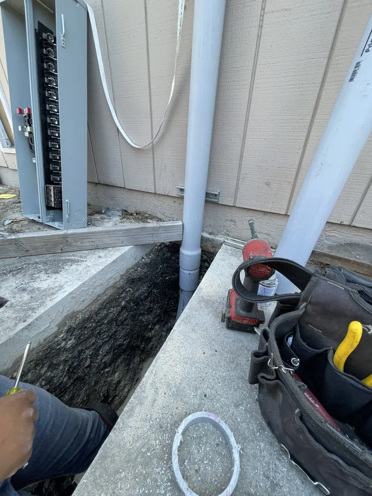 Slide of Hunter Construction & Electric