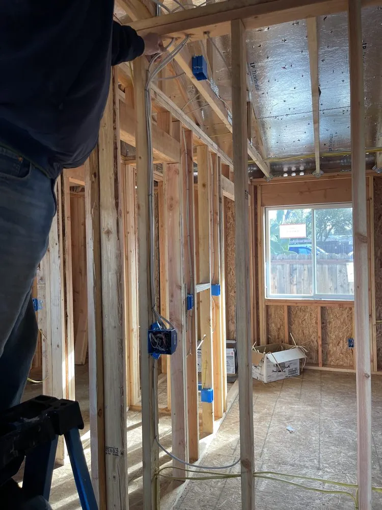 Slide of Hunter Construction & Electric