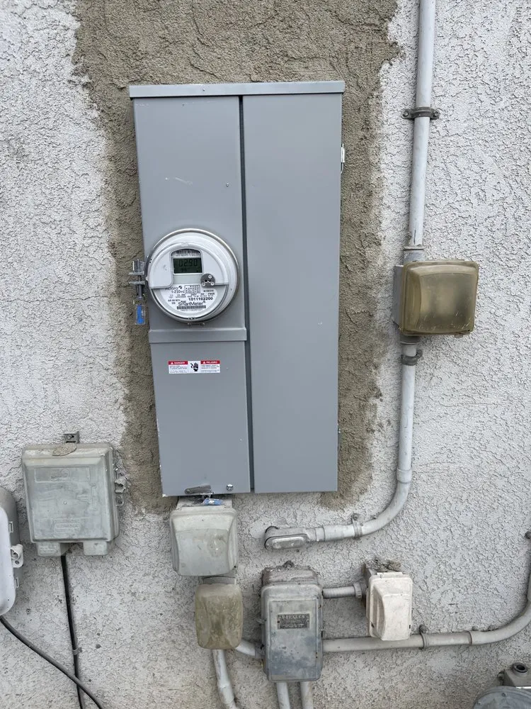 Slide of Hunter Construction & Electric