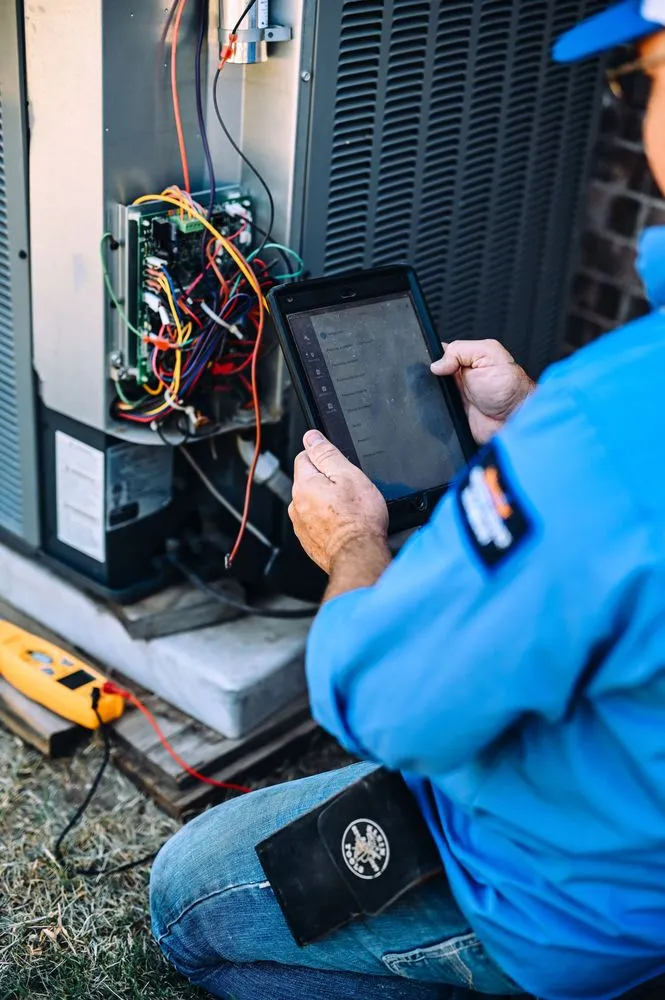 Licensed electrician providing outlet and switch repair in , 