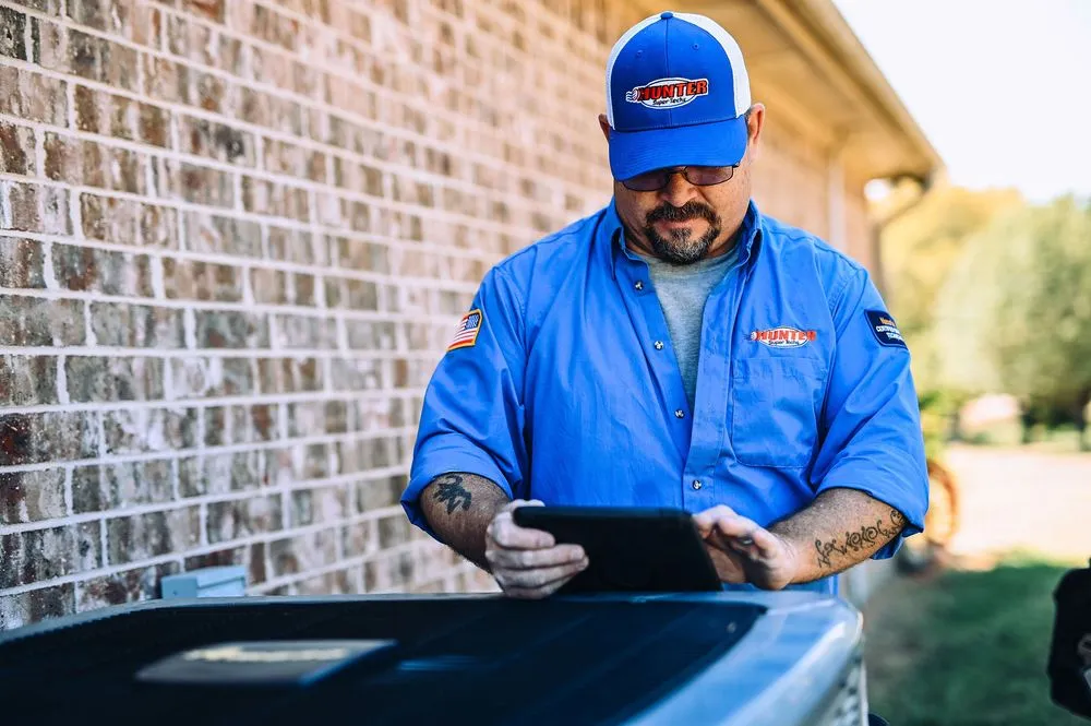 Emergency electrician providing wiring installation in , 