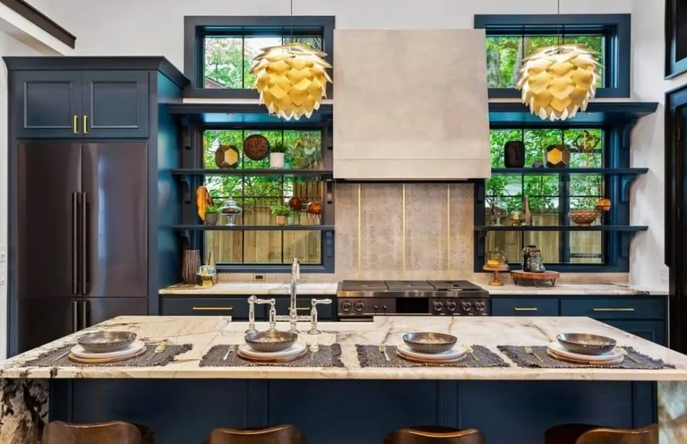 Slide of Huracan Restoration LLC