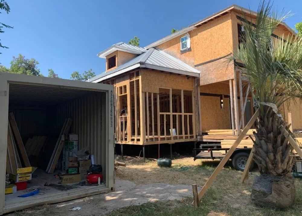 Slide of Huracan Restoration LLC