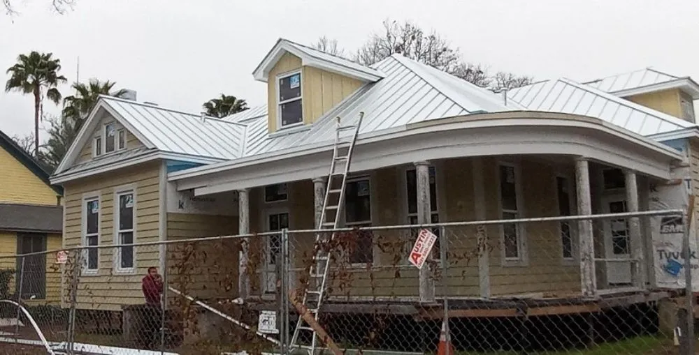 Reliable electrician providing lighting installation in , 