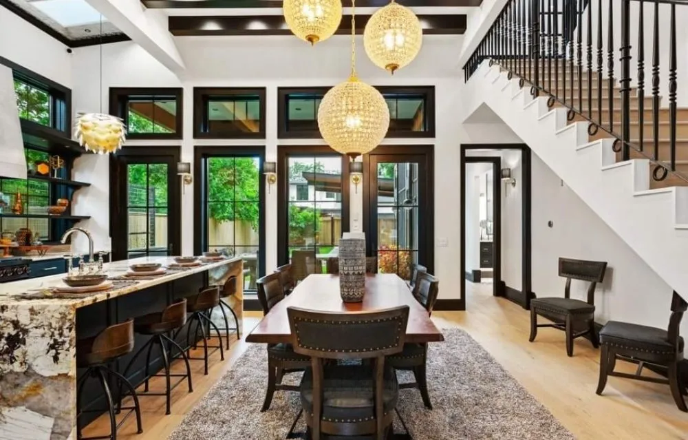 Slide of Huracan Restoration LLC