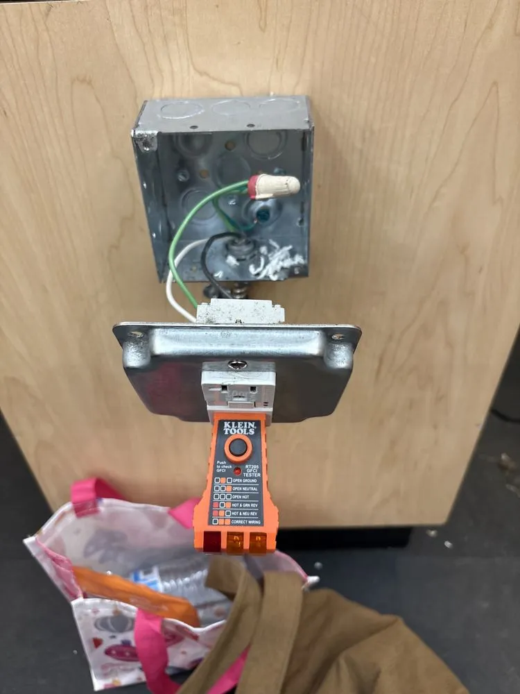 Slide of Hustleup Electric