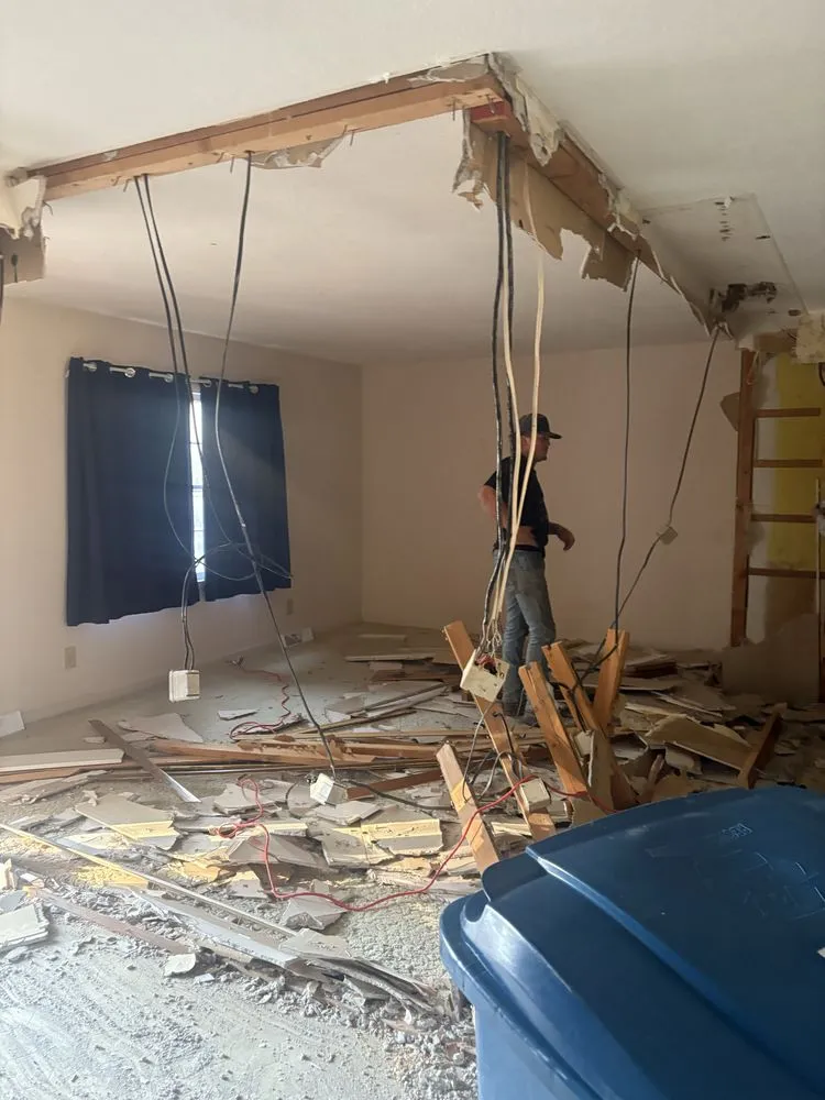 Slide of Hustleup Electric