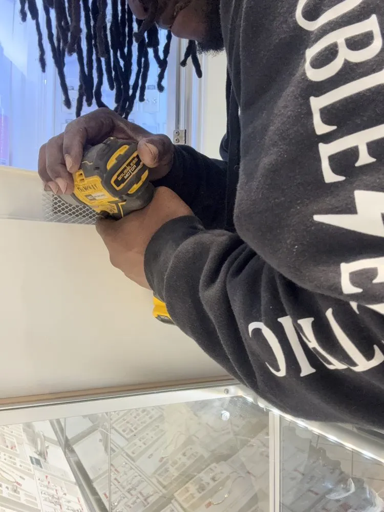 Slide of Hustleup Electric