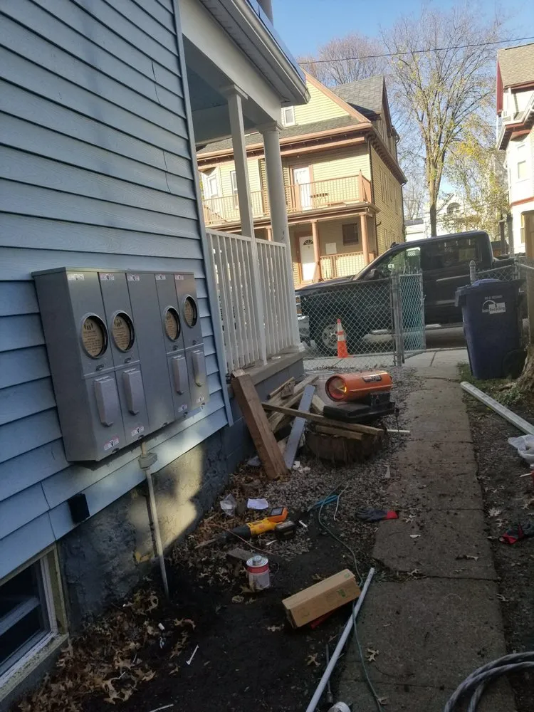 Certified electrician providing emergency electrical service in ,