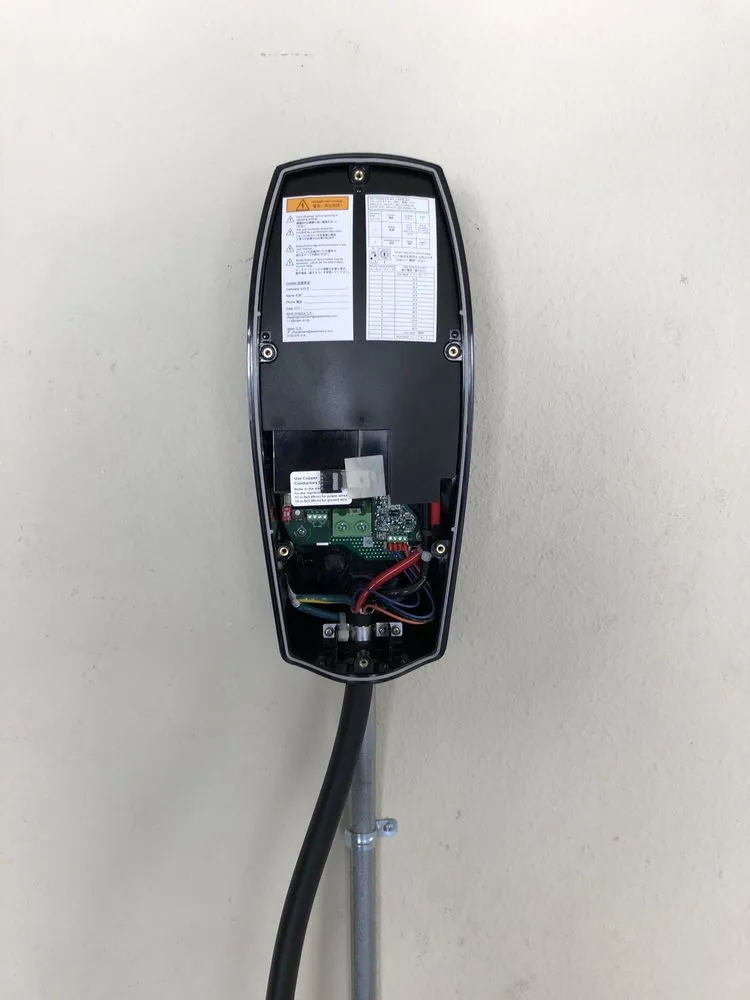 Licensed electrician providing wiring installation in , 