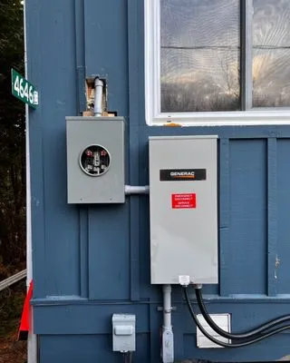 Hyde Park Electrical Services Logo