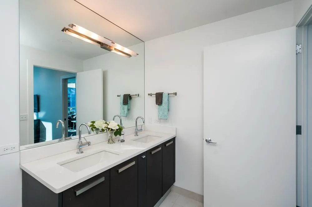 Slide of I Gotta Guy Services