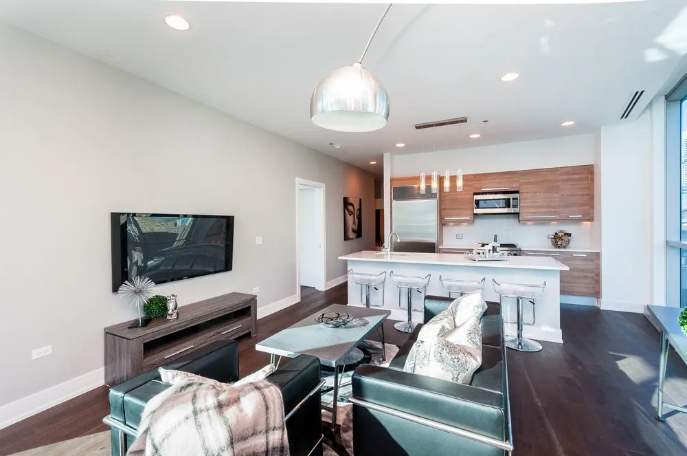 Slide of I Gotta Guy Services