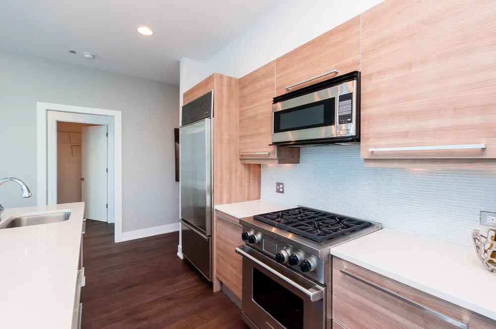 Slide of I Gotta Guy Services