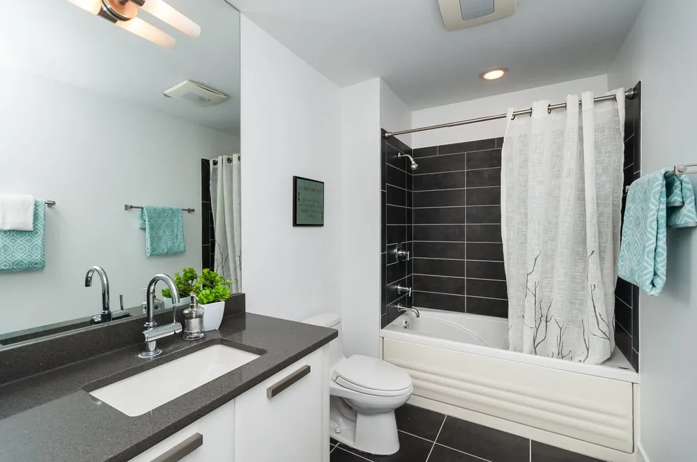 Slide of I Gotta Guy Services