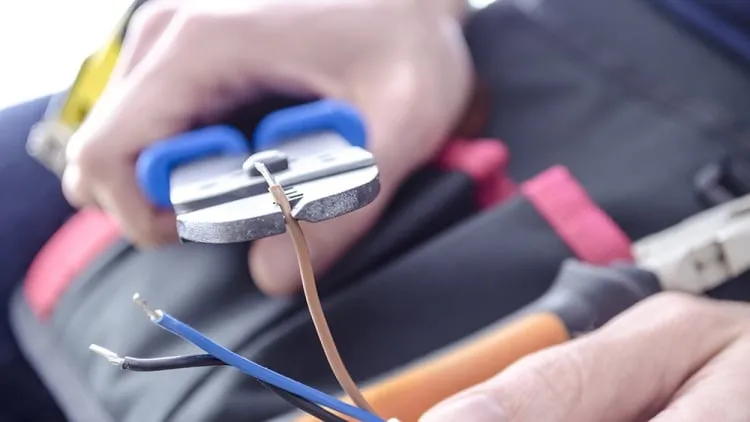 Slide of I Q Electric