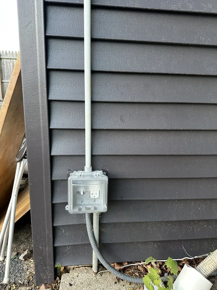 Slide of I-ReM Electric & Construction