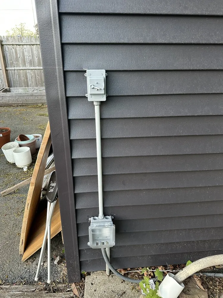 Slide of I-ReM Electric & Construction