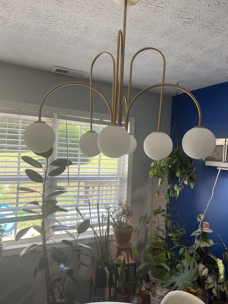 Certified electrician providing lighting installation in , 