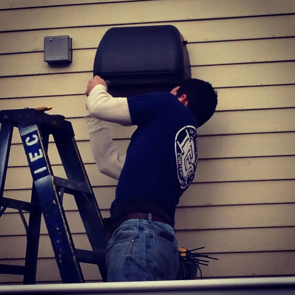 Slide of Ian's Electrical Contracting