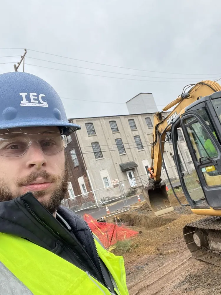 Slide of Ian's Electrical Contracting