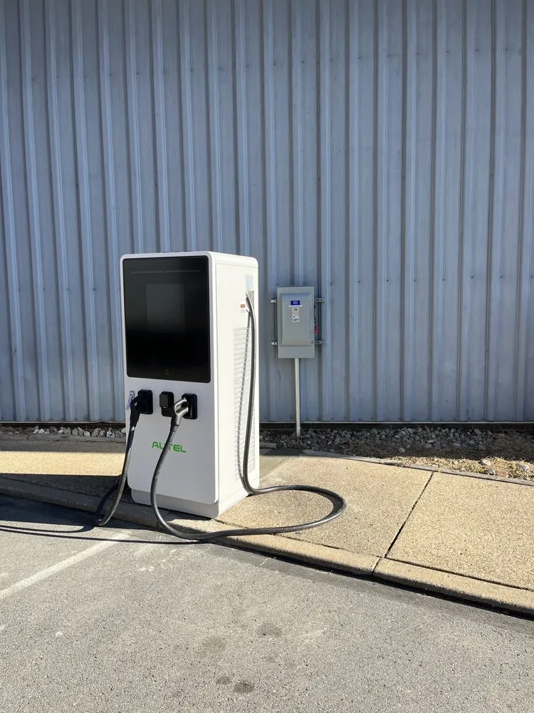 Slide of Ian's Electrical Contracting