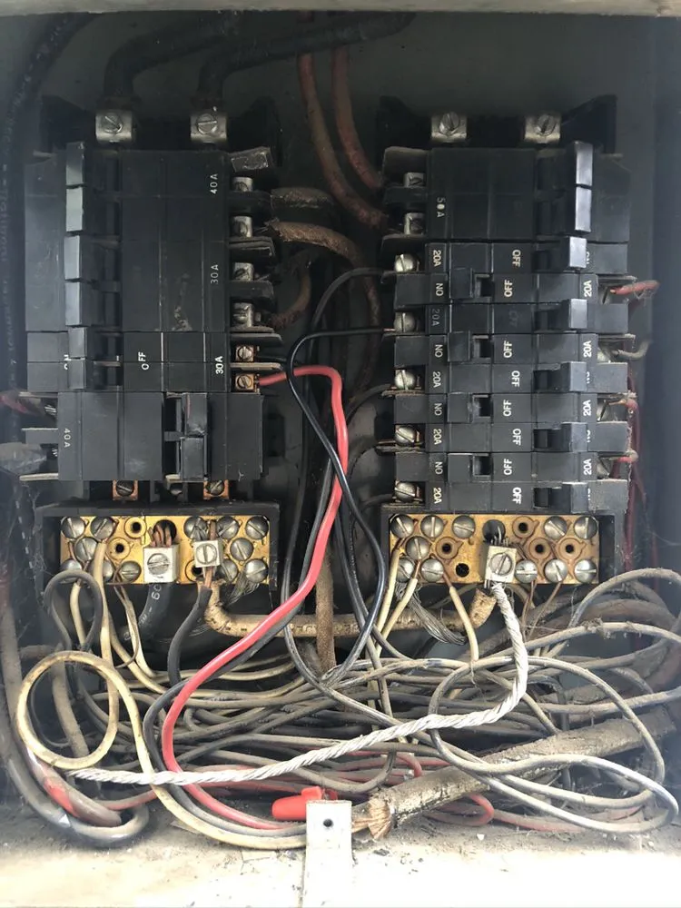 Slide of IbarraServices