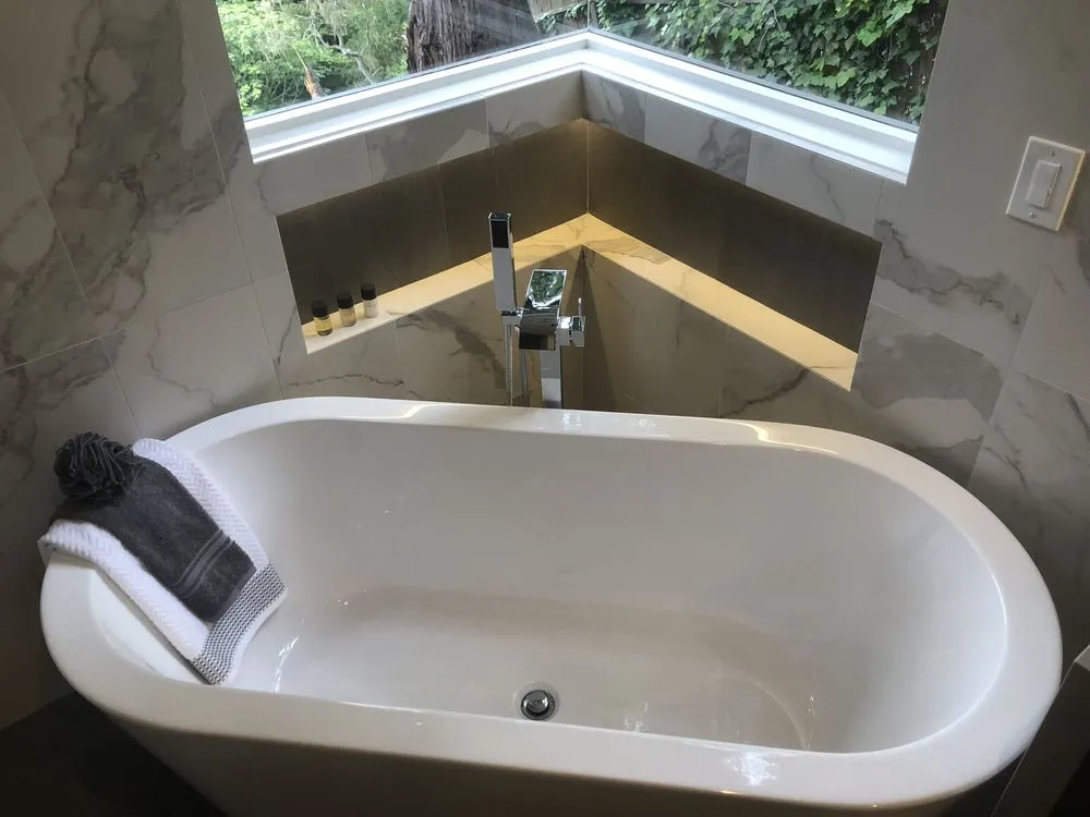 Trusted lighting installation in , by Ideal Electric