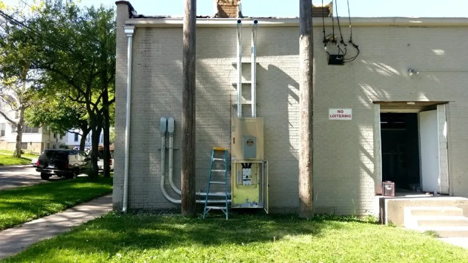 Licensed electrician providing wiring installation in St. Charles, IL - Ideal Electrical Contractors