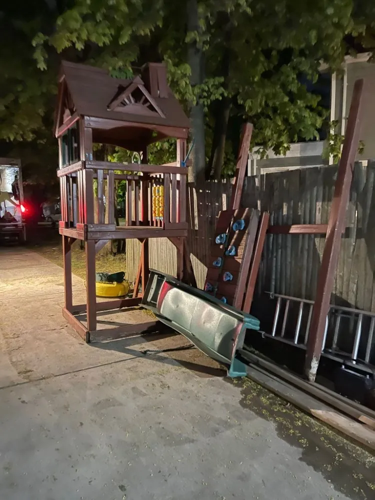 Slide of Igal The Handyman