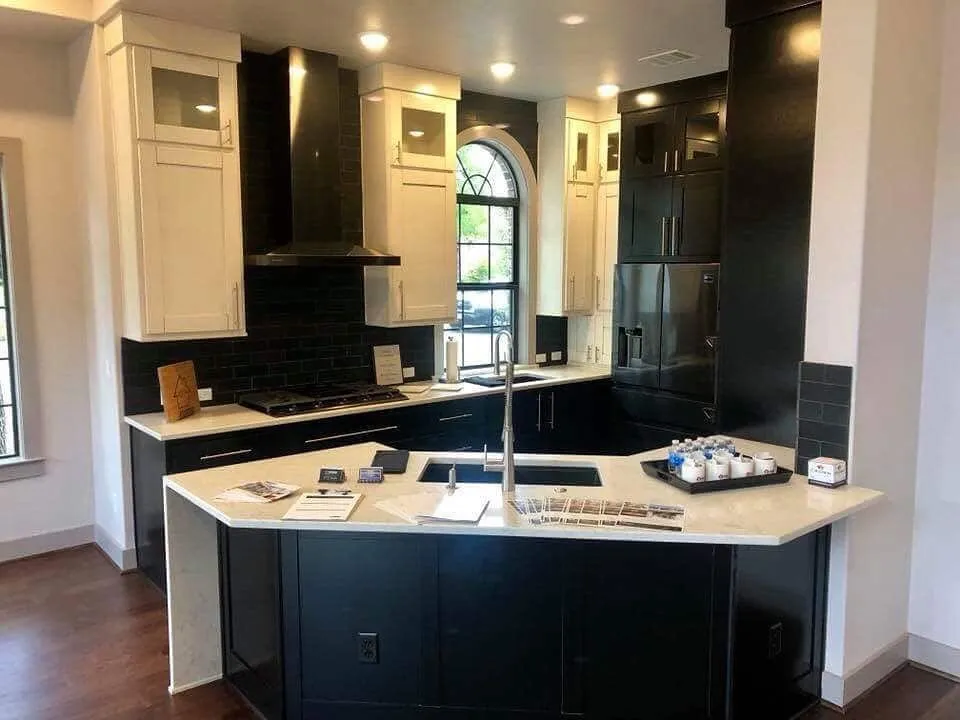 Slide of Illinois Diamond Electric