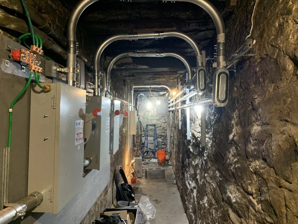 Slide of Illiryan Electrician