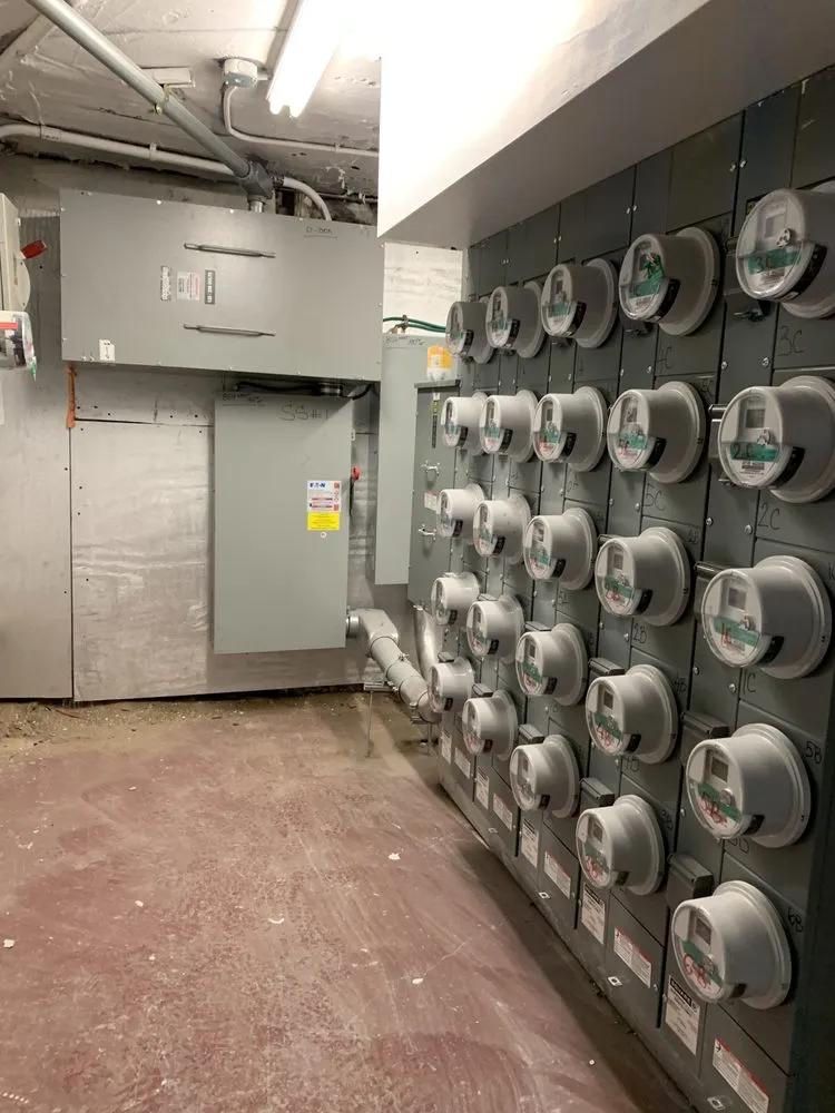 Slide of Illiryan Electrician