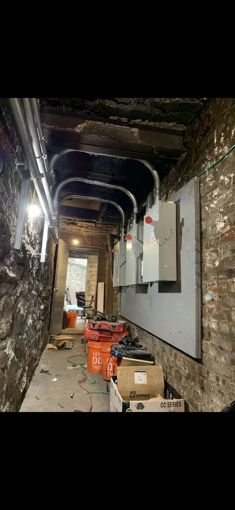 Slide of Illiryan Electrician