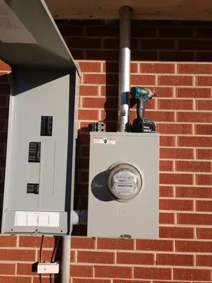 Illuminate Electric Logo